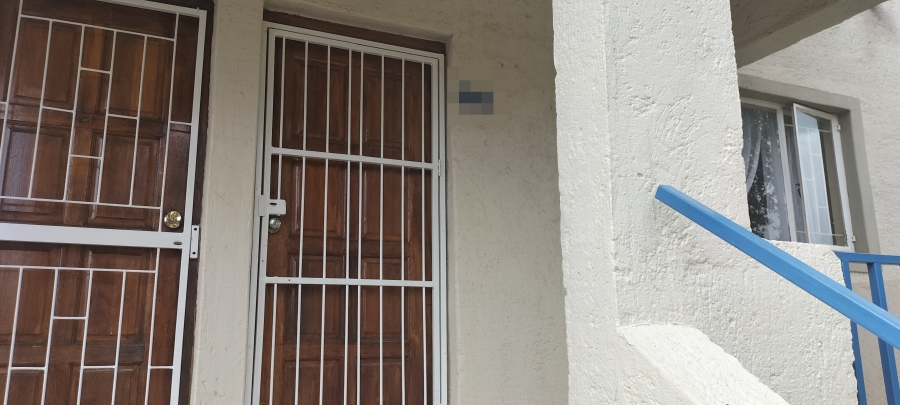2 Bedroom Property for Sale in Langenhovenpark Free State